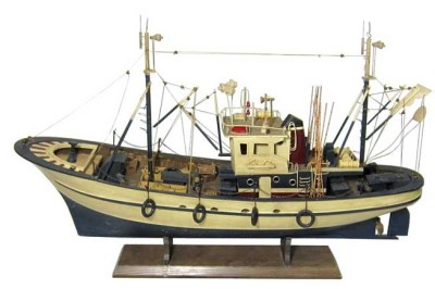 Barco pesqueiro, para amantes da pesca.