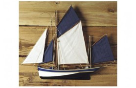 Half hull sailboat