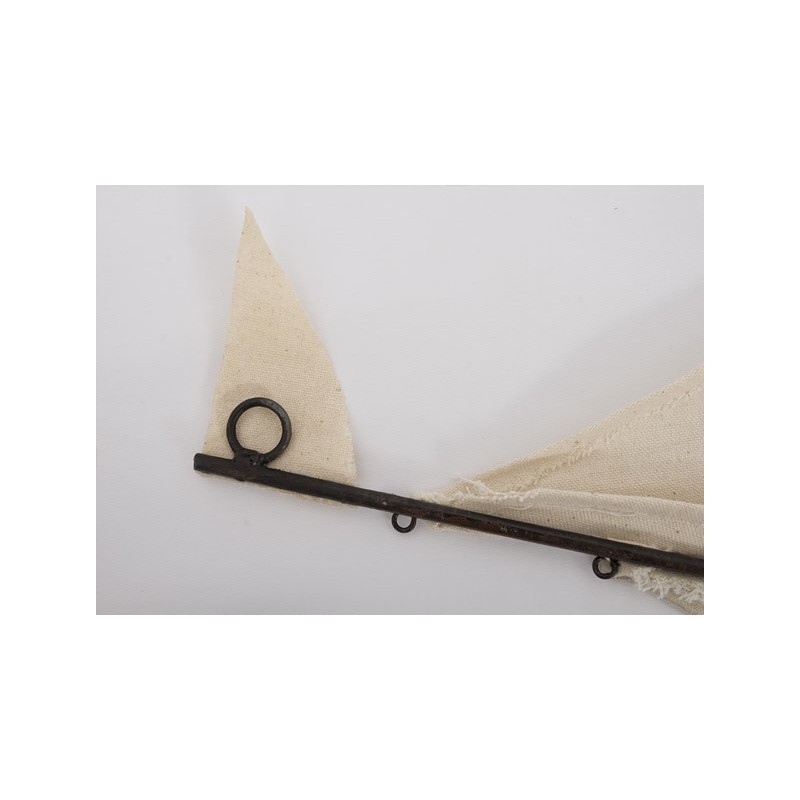 Velero de pared de metal