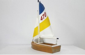 Sailing boat