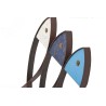 Carta da parati a forma di pesce, design moderno e realizzata in legno e metallo, blu, bianco e grigio.