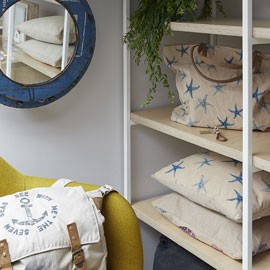 Maritime style: Masterful textile products for your nautical ambience.