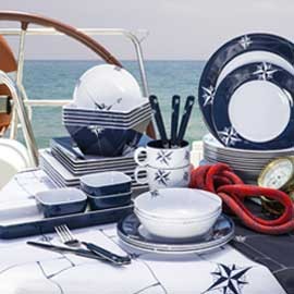 Crockery, plate and unbreakable glasses for boats